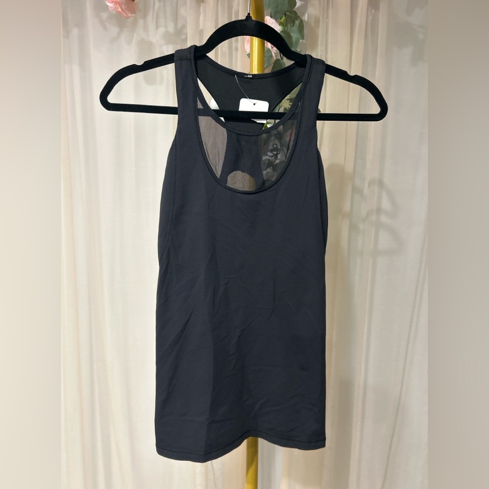 Lululemon Black Racerback Tank Top Built-In Bra Athletic Yoga Size Small